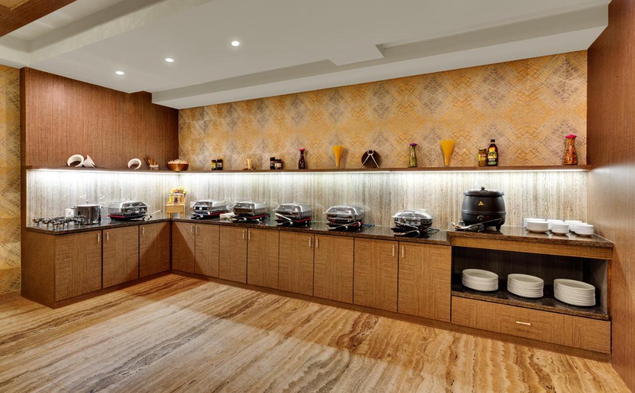 Anaya Beacon Hotel, Jamnagar Exterior photo